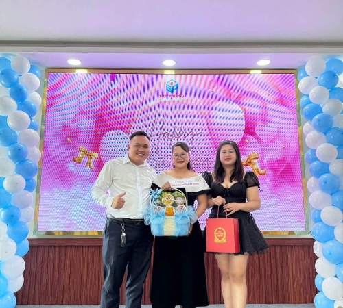 CHÚC MỪNG SINH NHẬT SẾP PHƯỢNG - "NGƯỜI TRUYỀN LỬA" CỦA BÍCH PHƯƠNG