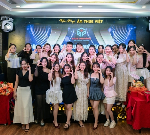 LỄ TỔNG KẾT HOẠT ĐỘNG KINH DOANH QUÝ 2/2025 – QUÀ TẶNG BÍCH PHƯƠNG