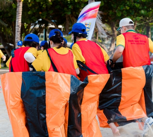 TEAMBUILDING NHA TRANG – GẮN KẾT ĐỂ BỨT PHÁ CÙNG QUÀ TẶNG BÍCH PHƯƠNG