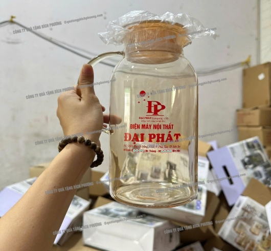 BÌNH LY THỦY TINH ĐIỆN MÁY NỘI THẤT ĐẠI PHÁT: QUÀ TẶNG TINH TẾ, GẮN KẾT THƯƠNG HIỆU