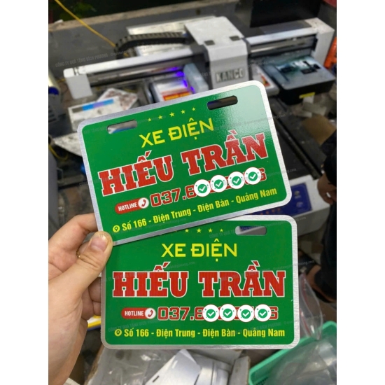 BIỂN SỐ XE ĐIỆN IN LOGO – GIẢI PHÁP QUẢNG BÁ THƯƠNG HIỆU HIỆU QUẢ TỪ QUÀ TẶNG BÍCH PHƯƠNG