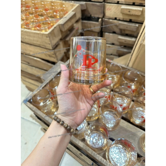BÌNH LY THỦY TINH ĐIỆN MÁY NỘI THẤT ĐẠI PHÁT: QUÀ TẶNG TINH TẾ, GẮN KẾT THƯƠNG HIỆU