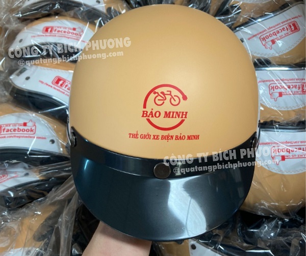 Lưu ý khi chọn nón bảo hiểm là quà tặng