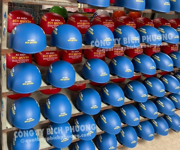 Liên hệ để tư vấn in logo nón bảo hiểm