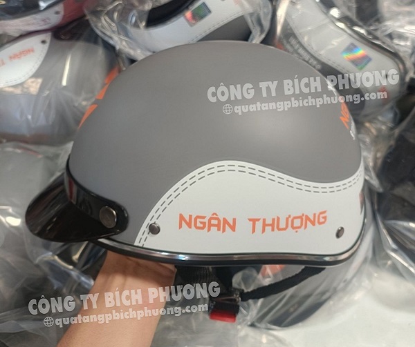 Nón bảo hiểm in logo dành cho doanh nghiệp do Bích Phương sản xuất