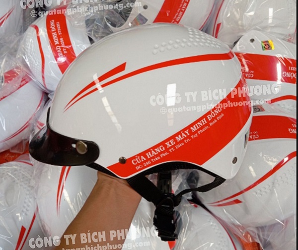 Nón bảo hiểm in logo làm quà tặng cho doanh nghiệp