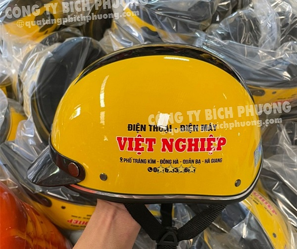 Nón bảo hiểm in logo nửa đầu chất lượng phù hợp làm quà tặng doanh nghiệp