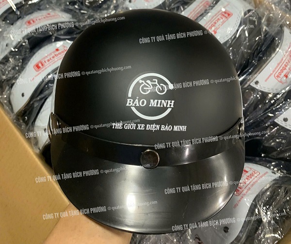 Nón bảo hiểm in logo chất lượng uy tín tại Quà Tặng Bích Phương
