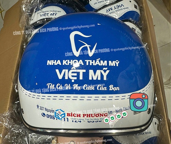 Nón bảo hiểm in logo phù hợp làm quà tặng thương hiệu bền vững