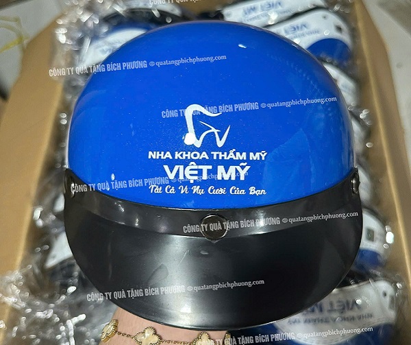 Quà Tặng Bích Phương là đối tác sản xuất nón bảo hiểm in logo cho nhiều doanh nghiệp