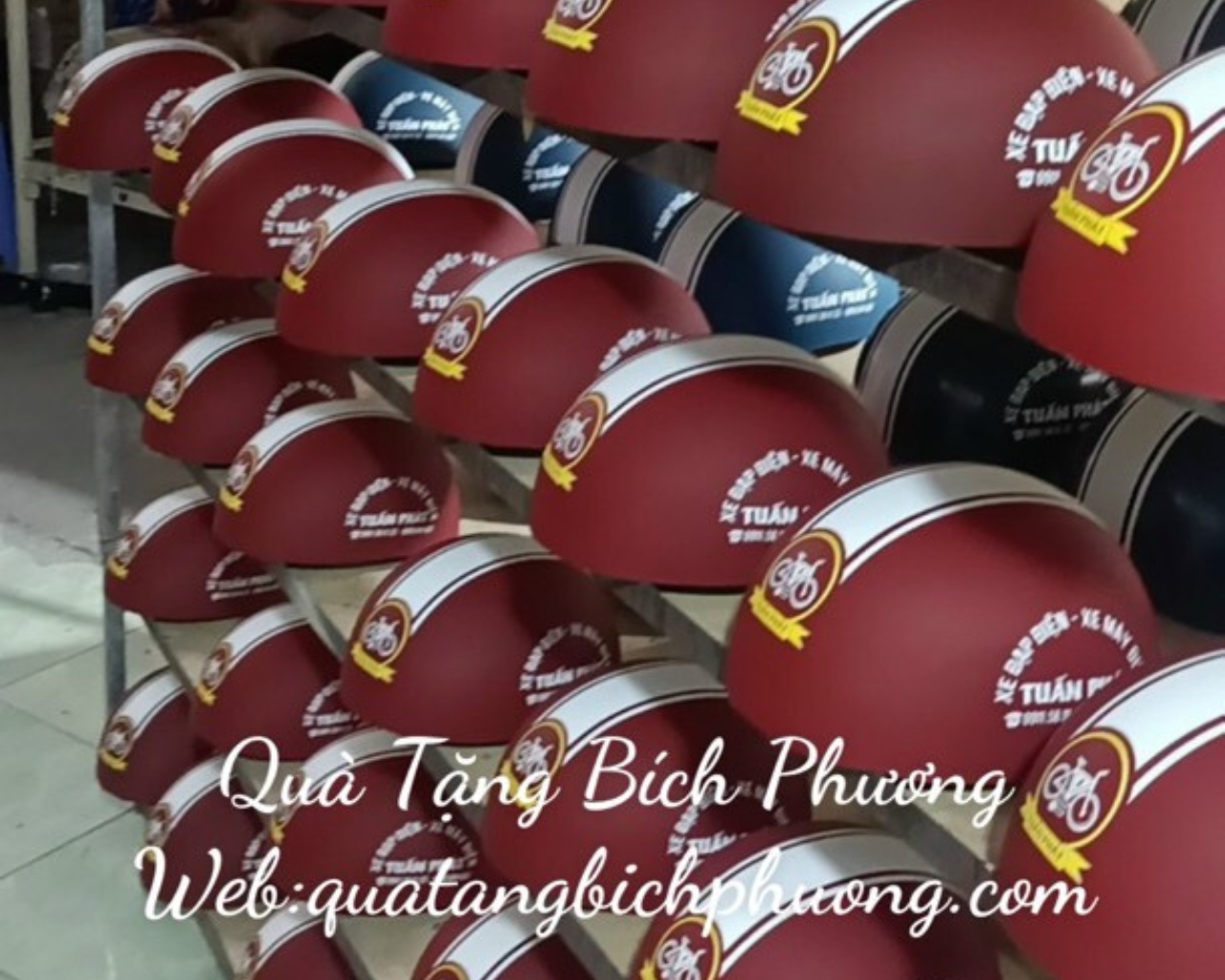Bích Phương cung cấp dịch vụ in logo nón bảo hiểm uy tín