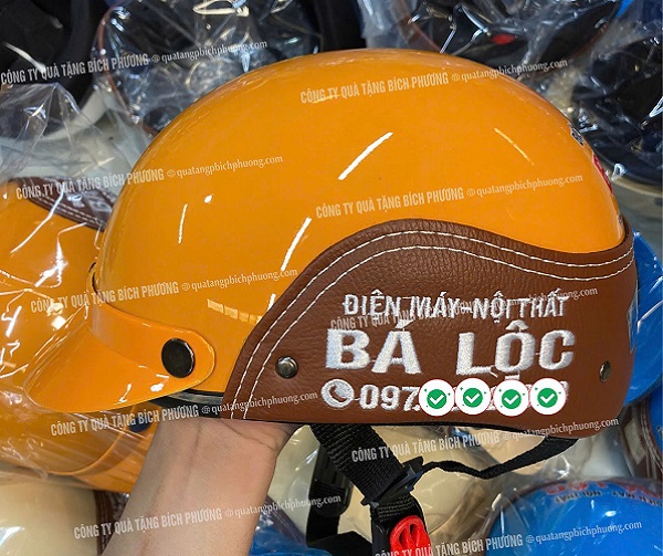 Nón bảo hiểm in logo chất lượng phù hợp làm quà tặng doanh nghiệp