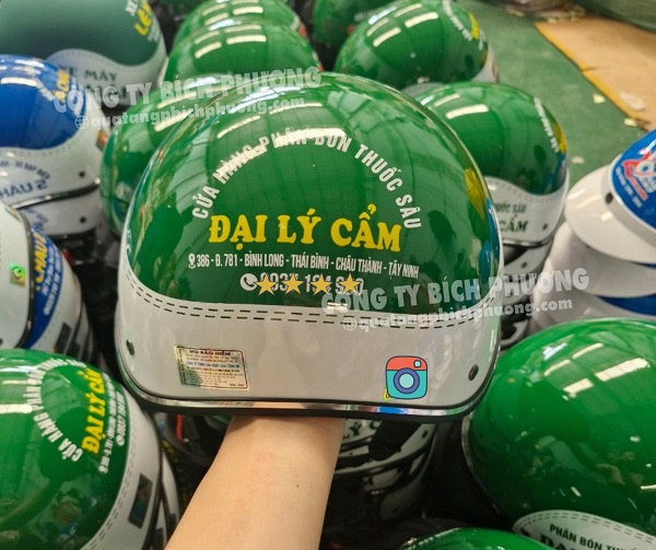 Thiết kế nón bảo hiểm in logo Bích Phương