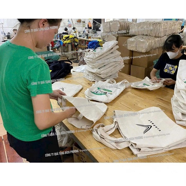 Quà tặng doanh nghiệp in logo Quà tặng doanh nghiệp in logo